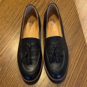 Sophisticated Black Leather Loafers with Tassels